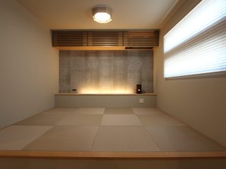 素材を楽しむ上質でモダンな住まい