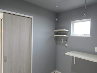 白を基調をとしたスタイリッシュなお住まい