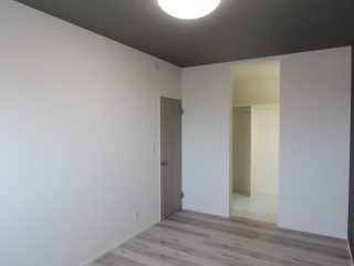 白を基調をとしたスタイリッシュなお住まい