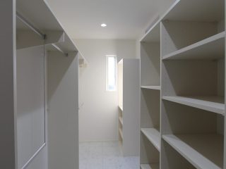 白を基調をとしたスタイリッシュなお住まい